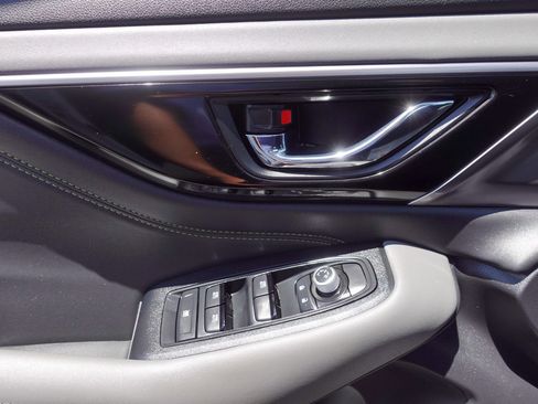 Certified 2025 Subaru Outback Onyx Edition AWD/4WD image 11
