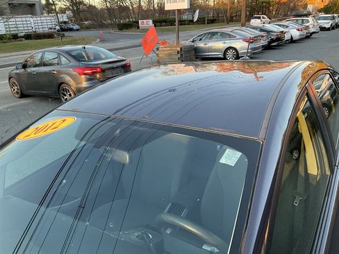 Used 2012 Toyota Prius Three image 10