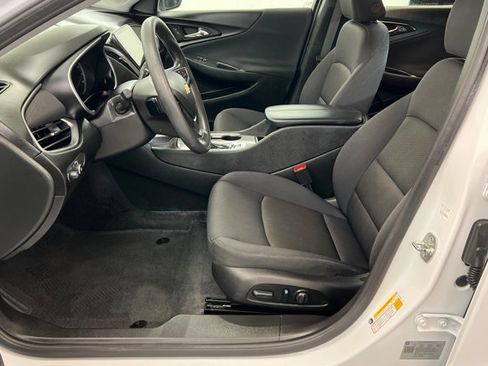 Used 2025 Chevrolet Malibu LT image 17