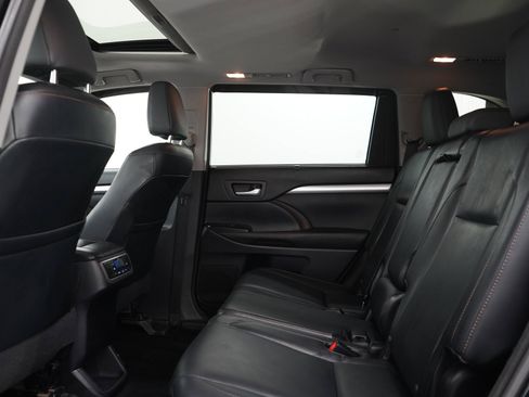 Used 2015 Toyota Highlander XLE AWD/4WD image 20