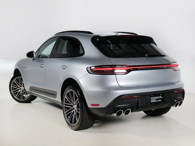 Certified 2026 Porsche Macan AWD/4WD image 3