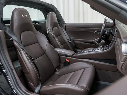 Certified 2019 Porsche 911 Targa 4 GTS image 35