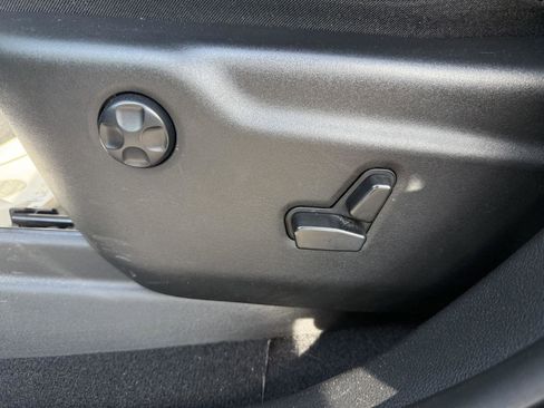 Used 2021 Jeep Grand Cherokee Limited image 11