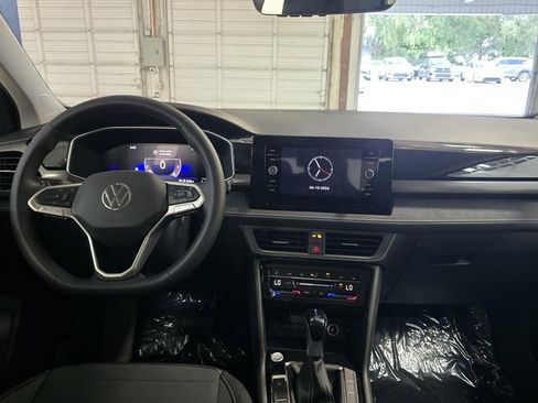 New 2026 Volkswagen Taos SE FWD image 14