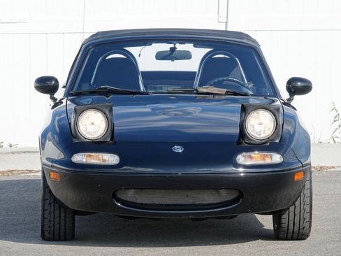 Used 1996 MAZDA MX-5 Miata RWD image 27