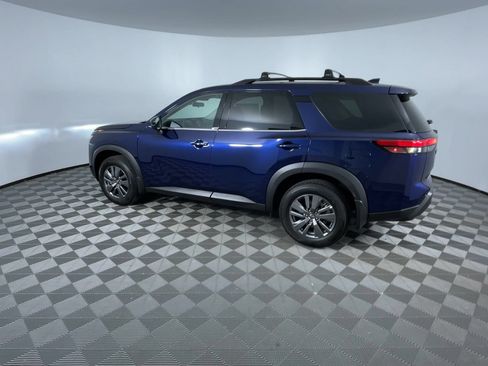 Certified 2025 Nissan Pathfinder SV w/ Black Appearance Package AWD/4WD image 6