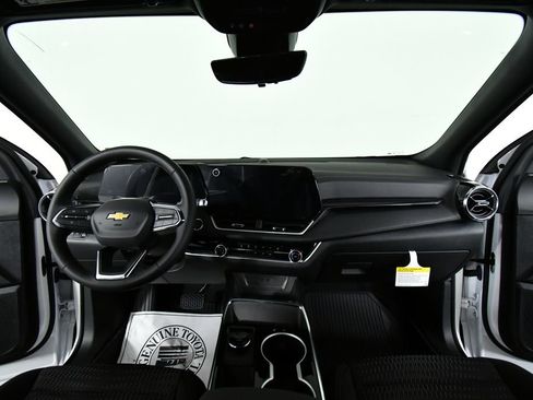 New 2026 Chevrolet Equinox LT AWD/4WD image 18