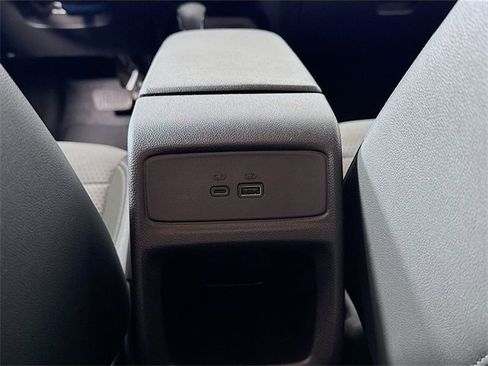 Used 2025 Chevrolet Trax LT image 23