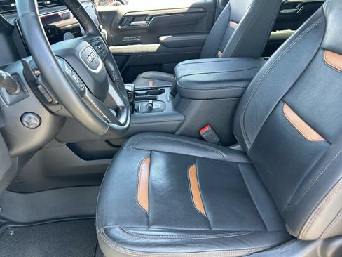 Certified 2025 GMC Sierra 1500 AT4 w/ AT4 Premium Package AWD/4WD image 25