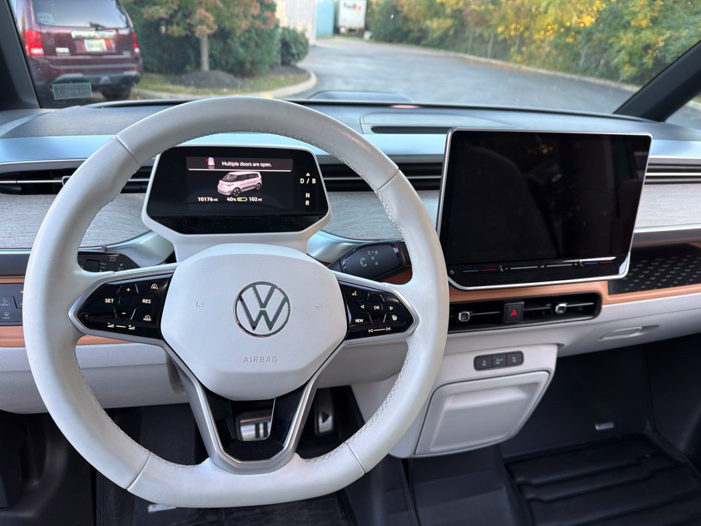 Used 2025 Volkswagen ID. Buzz 1st Edition AWD/4WD image 18