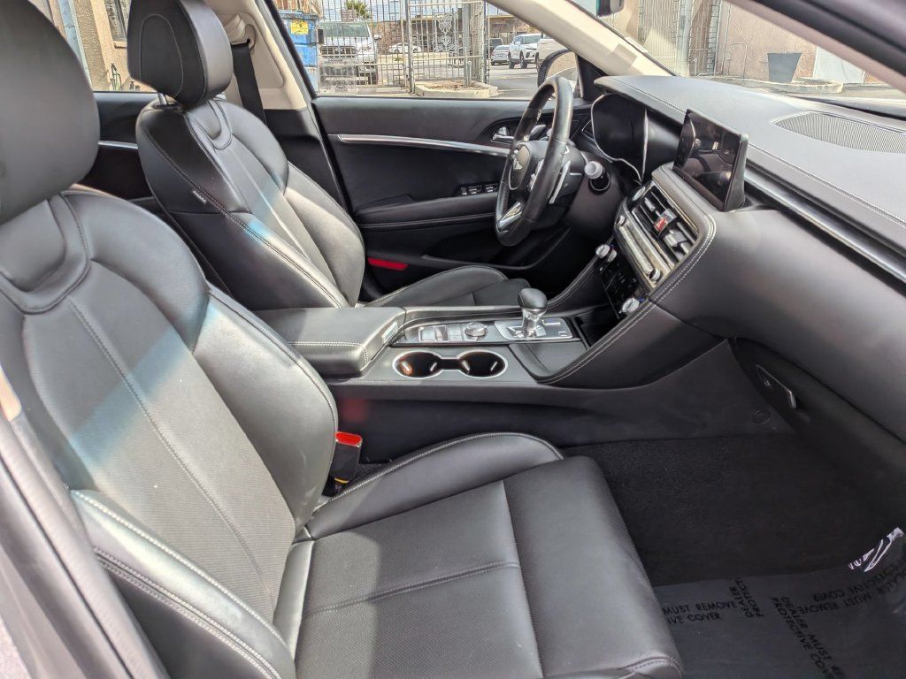 Used 2025 Genesis G70 2.5T RWD image 31