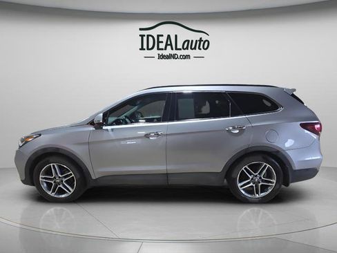 Used 2017 Hyundai Santa Fe SE w/ Cargo Package image 6