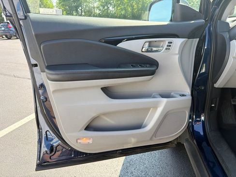 Certified 2020 Honda Pilot Touring image 18