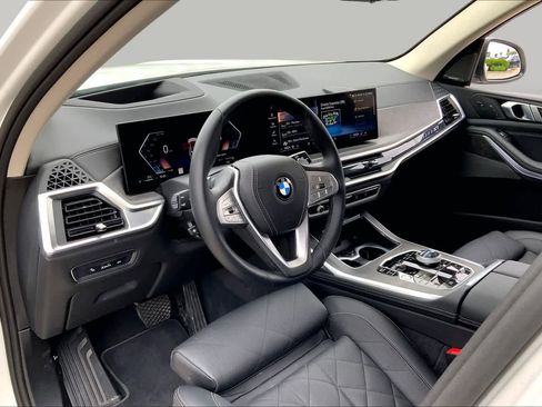 Used 2024 BMW X7 xDrive40i w/ Executive Package AWD/4WD image 16