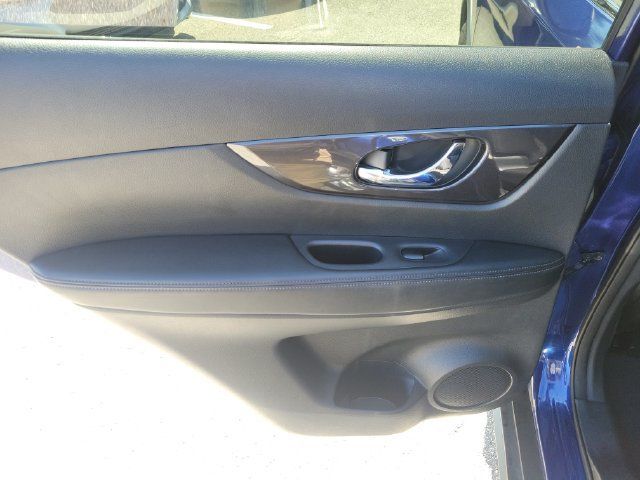Used 2019 Nissan Rogue S w/ Special Edition Package FWD image 10