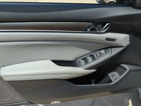 Used 2019 Honda Accord Touring image 20