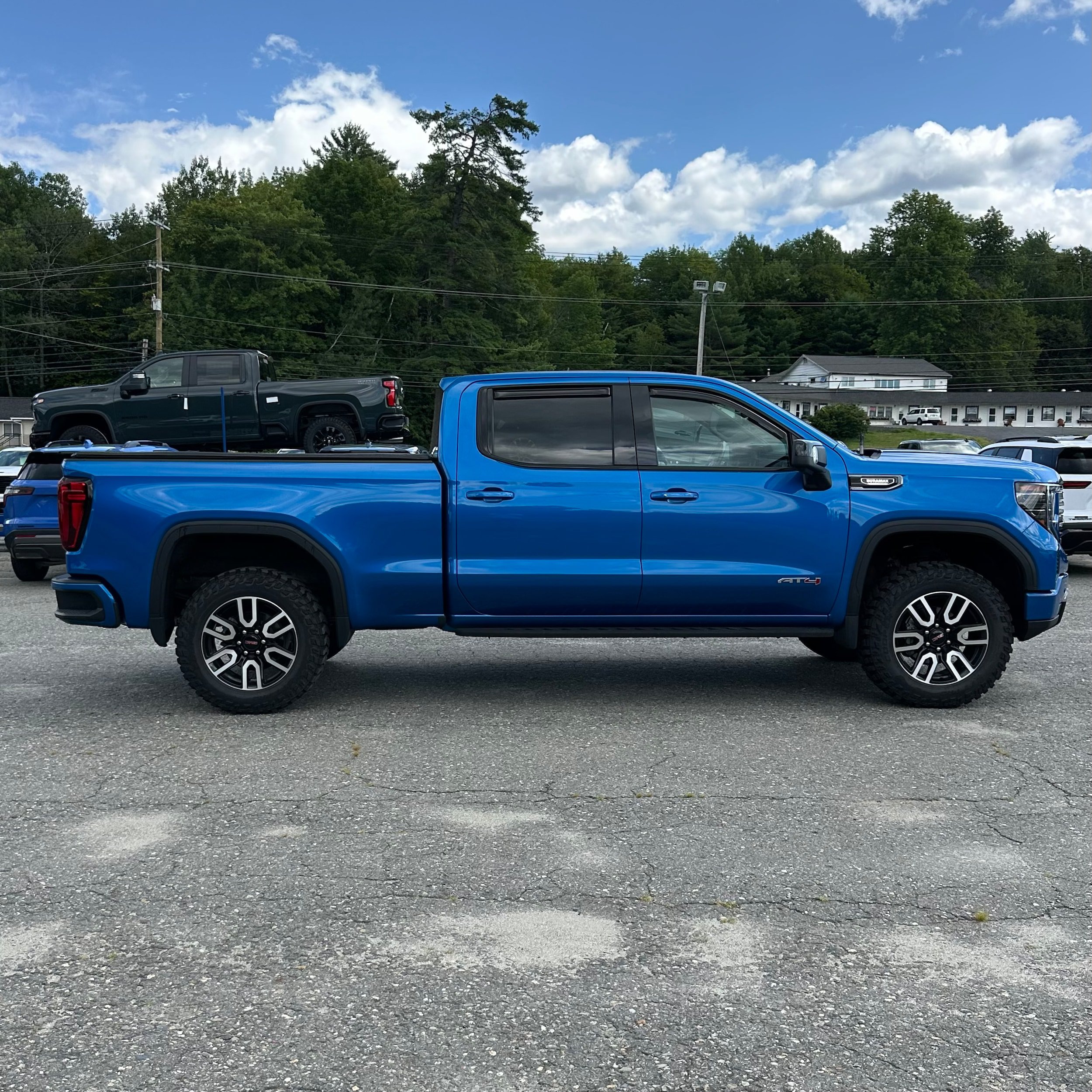 Used 2023 GMC Sierra 1500 AT4 w/ AT4 Premium Package AWD/4WD image 2
