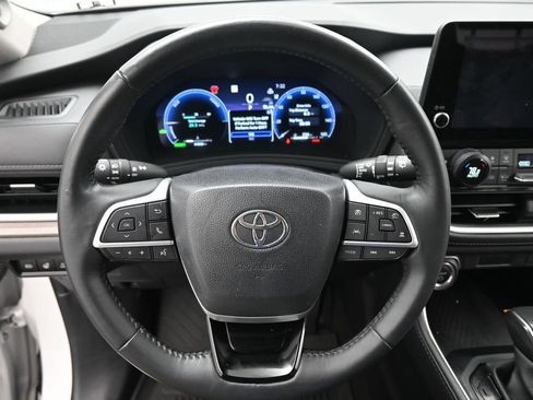 Used 2024 Toyota Grand Highlander AWD Hybrid image 13