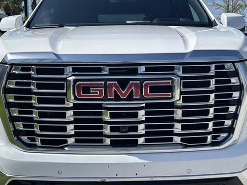 Used 2025 GMC Yukon Denali AWD/4WD image 8