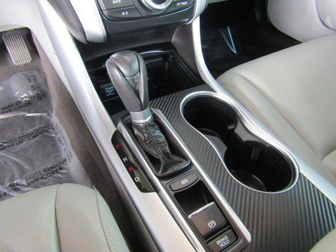 Used 2015 Acura TLX FWD image 19