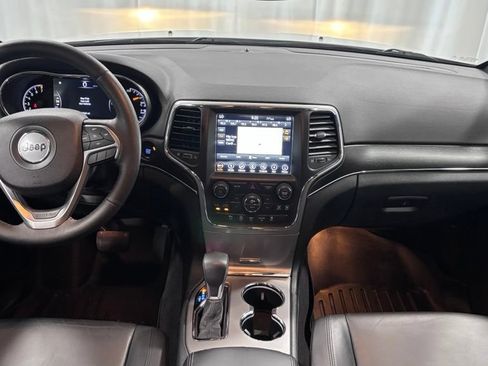 Used 2018 Jeep Grand Cherokee Limited AWD/4WD image 2