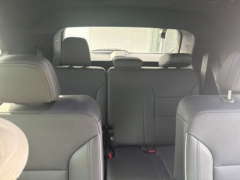 Used 2025 Buick Enclave Preferred image 12