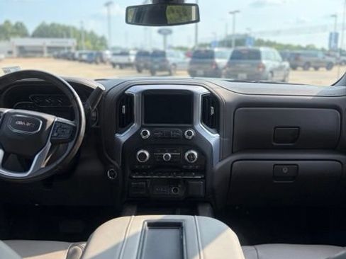 Used 2019 GMC Sierra 1500 SLT w/ SLT Premium Plus Package RWD image 18