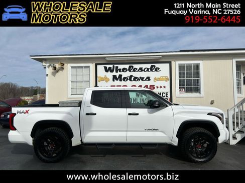 Used 2022 Toyota Tundra SR5 w/ Convenience Package image 1