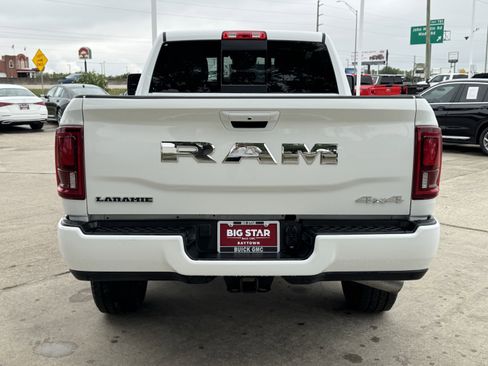 Used 2025 RAM 2500 Laramie AWD/4WD image 9