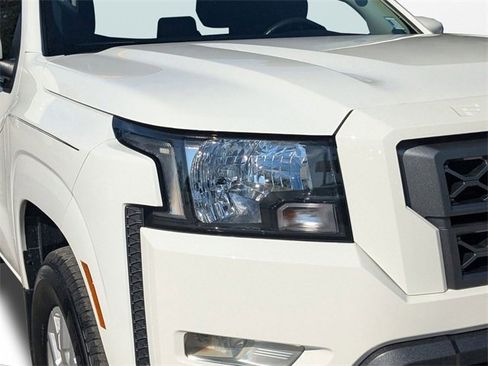 Used 2023 Nissan Frontier SV w/ SV Convenience Package image 10