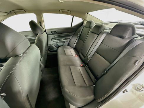Used 2025 Nissan Altima 2.5 SV FWD image 26