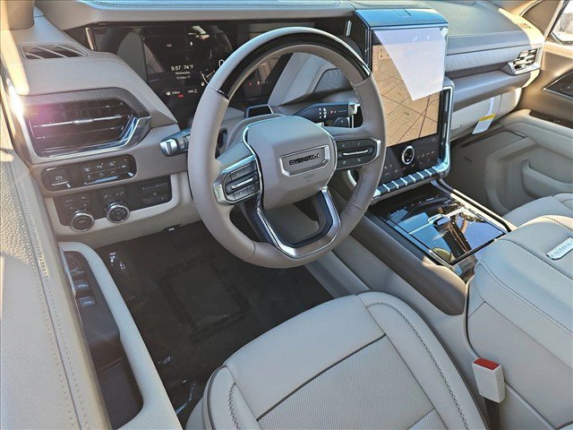 New 2027 GMC Yukon Denali w/ Denali Reserve Package AWD/4WD image 3