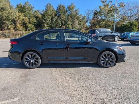 Used 2023 Toyota Corolla SE image 2