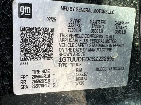 Used 2025 GMC Sierra 1500 SLT AWD/4WD image 19