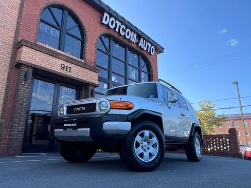 Used 2007 Toyota FJ Cruiser 4WD image 3