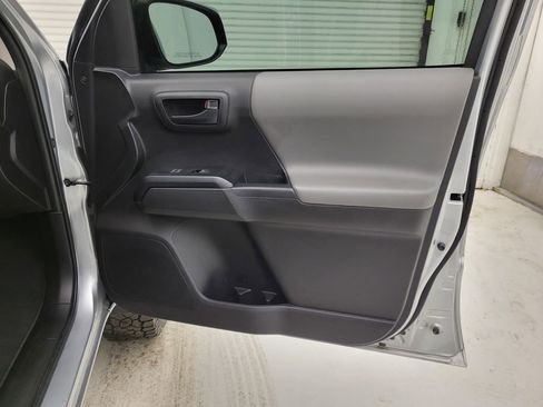 Used 2023 Toyota Tacoma SR image 33