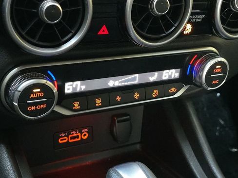 Used 2020 Nissan Sentra SV image 18