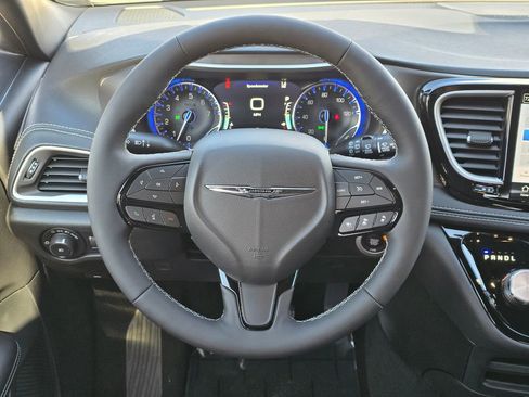 New 2026 Chrysler Pacifica Select FWD image 7