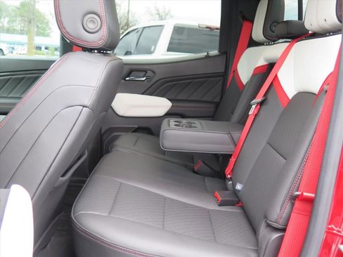 Used 2023 GMC Canyon AT4X image 17