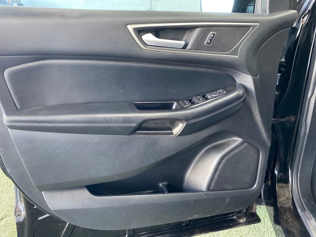 Used 2016 Ford Edge SEL AWD/4WD image 10