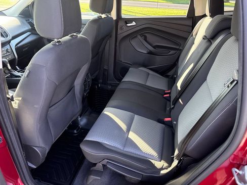 Used 2017 Ford Escape SE w/ Equipment Group 201A AWD/4WD image 10