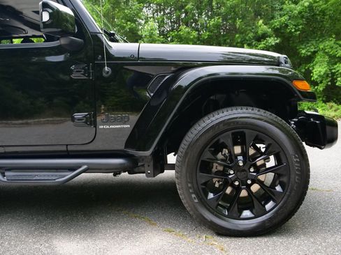 Used 2023 Jeep Gladiator Overland AWD/4WD image 41