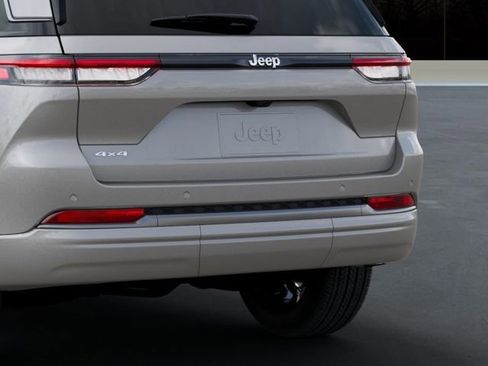 New 2026 Jeep Grand Cherokee Limited AWD/4WD image 13