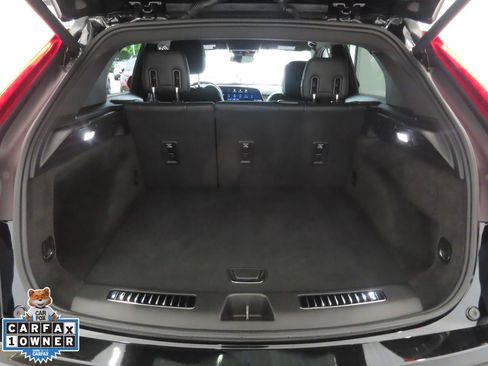 Used 2025 Cadillac XT4 Premium Luxury image 24