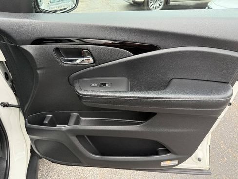 Used 2017 Honda Ridgeline RTL-E image 29