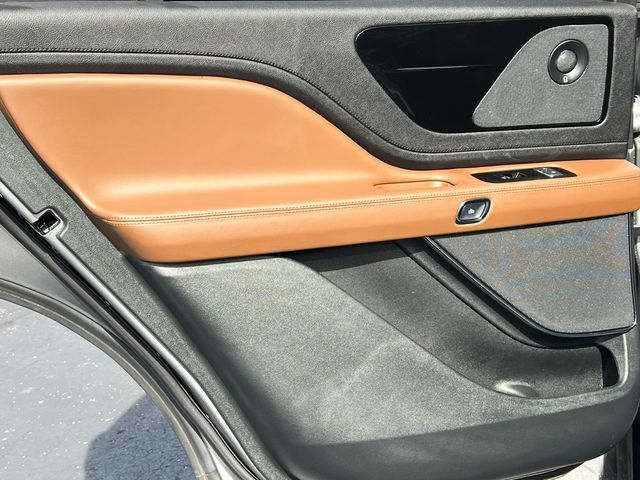 Used 2024 Lincoln Aviator Reserve w/ Equipment Group 201A AWD/4WD image 37