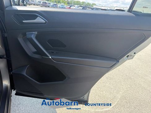 Used 2018 Volkswagen Tiguan SEL AWD/4WD image 24