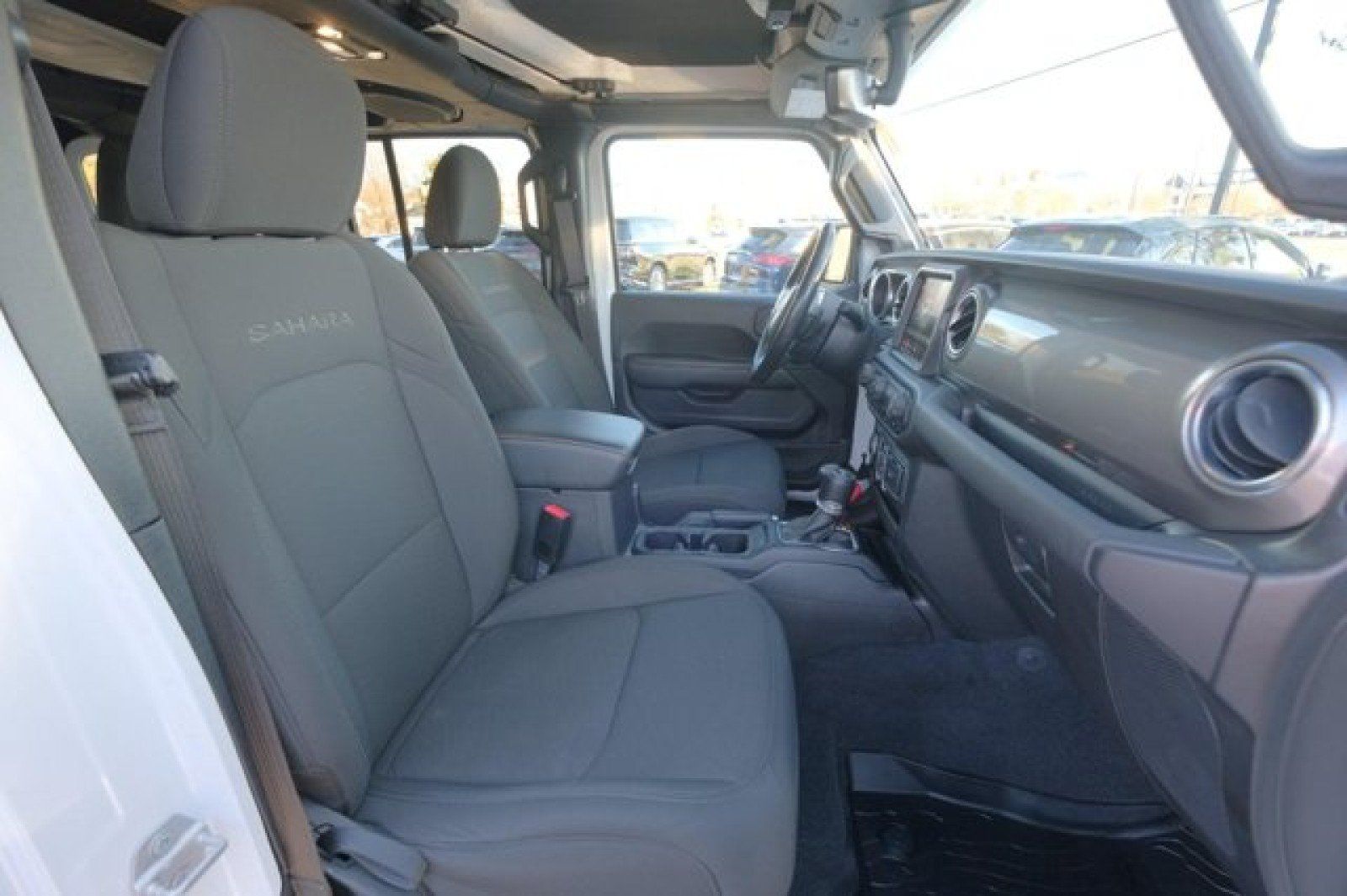 Used 2020 Jeep Wrangler Unlimited Sahara AWD/4WD image 19