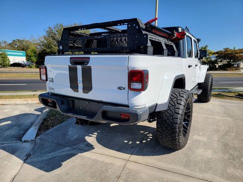 Used 2022 Jeep Gladiator Willys image 5