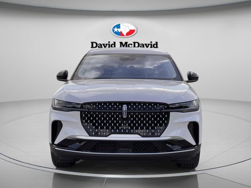 New 2026 Lincoln Nautilus Premier image 8